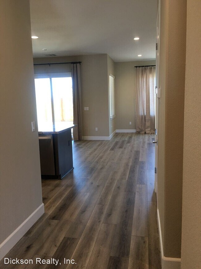 Foto del edificio - 3 br, 2.5 bath House - 306 Commodore Dr