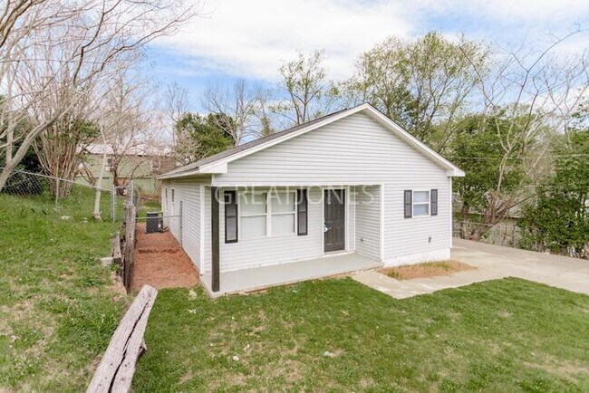 Building Photo - 301 25th St