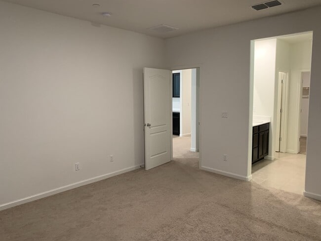 Building Photo - 9534 Gerona Pl