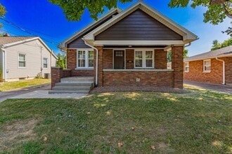 Building Photo - 808 S Cullen Ave