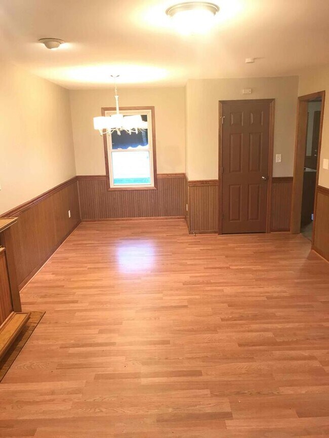 Foto del edificio - 1370 Robinwood Dr