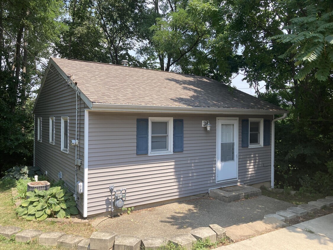 2117 E Cornell St, Peoria, IL 61614 House Rental in Peoria, IL