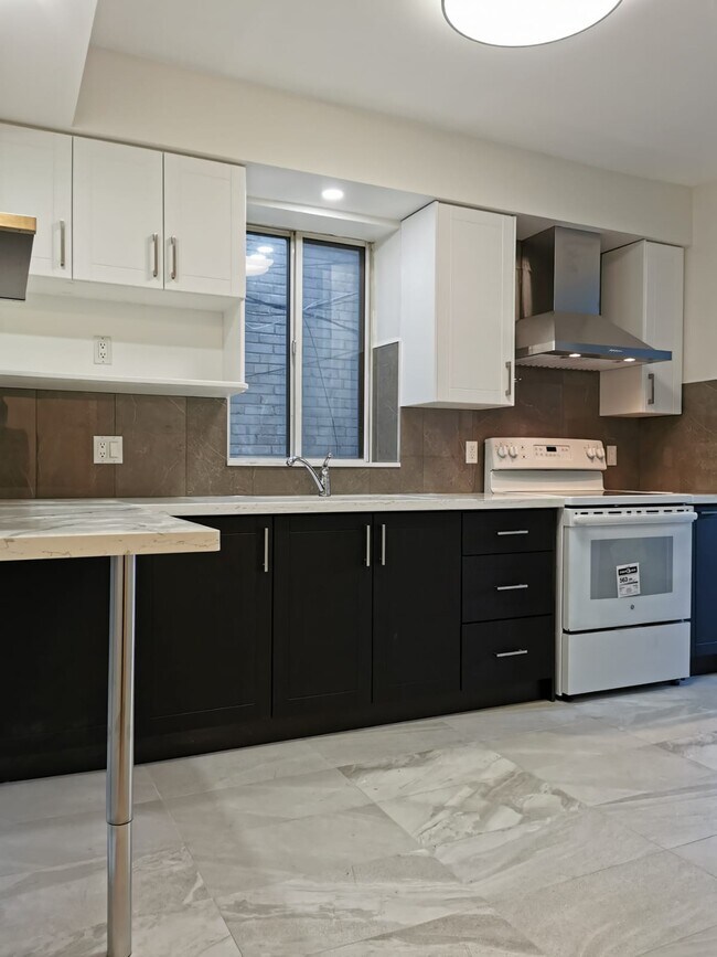 Photo du bâtiment - 1809 Danforth Av