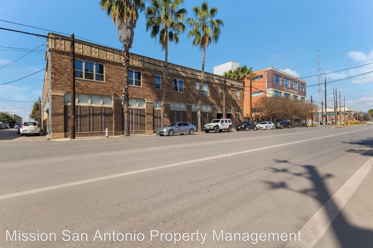 Foto principal - 1331 S Flores St