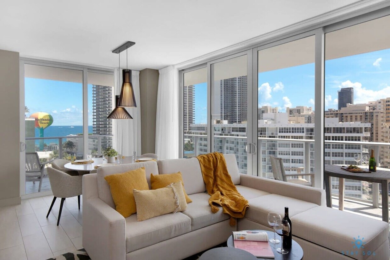 Primary Photo - 4010 S Ocean Dr