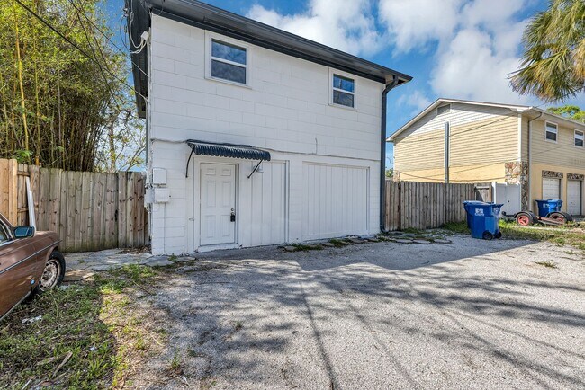 Foto del edificio - 2027 30th Ave N