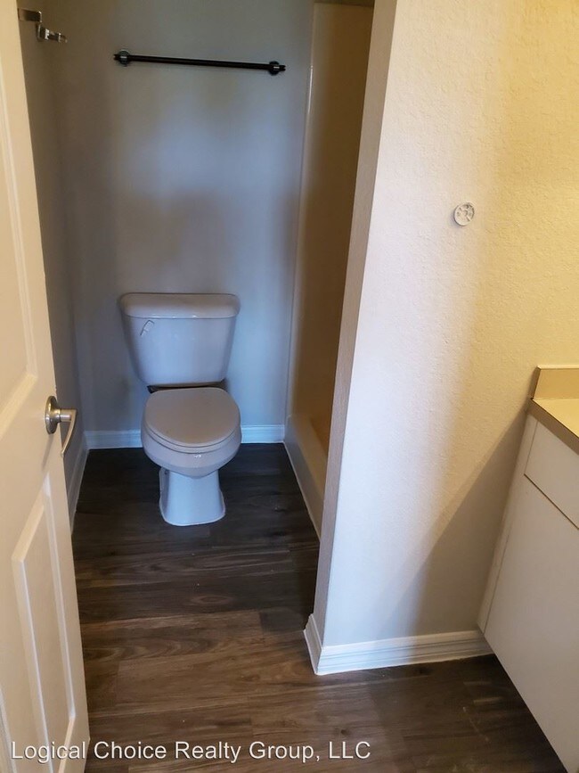 Foto del edificio - 3 br, 2 bath House - 2235 Fairway Dr.