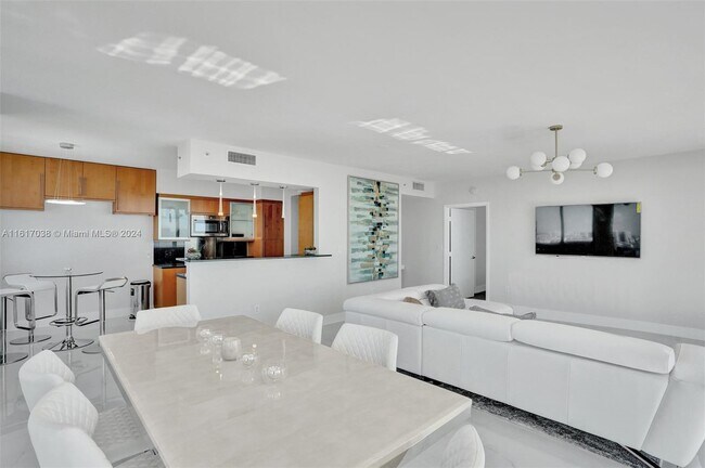 Building Photo - 6365 Collins Ave