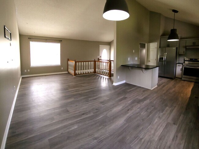 Building Photo - Spacious 3 Bedroom 2.5 bath in Hixson, TN