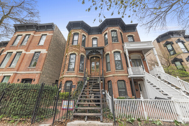 Building Photo - 2051 N Bissell St