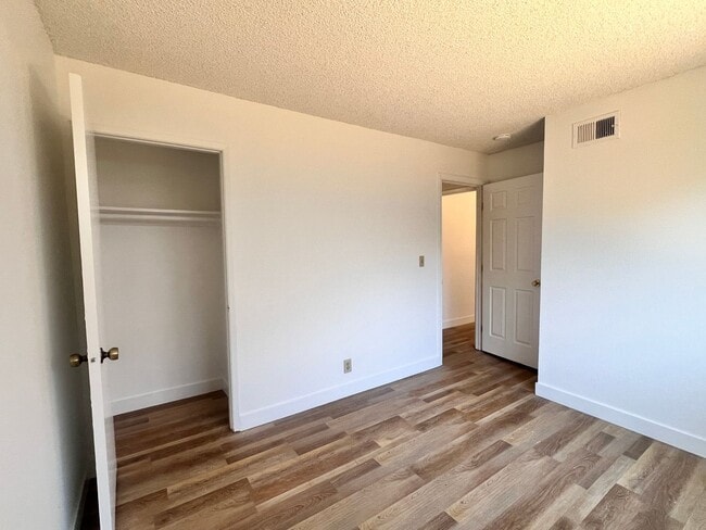 Foto del edificio - Spacious 3 Bedroom, 1.5 Bath Home with Gar...