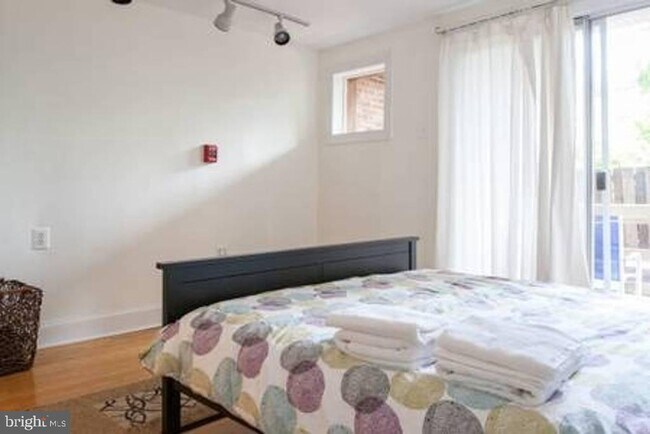 Foto del edificio - 128 Pemberton St