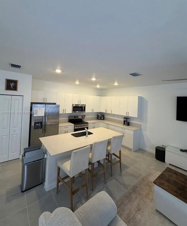 Foto del edificio - 2584 SE 25th Ct