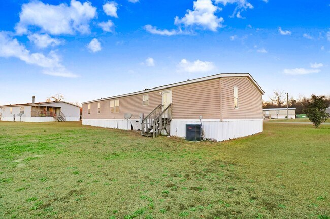 Foto del edificio - SPACIOUS 3 BR, 2 BA Pikeville Doublewide 2...