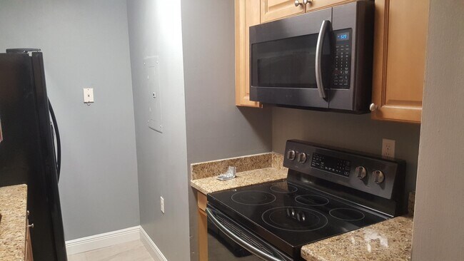 Foto del edificio - 1068 Benoist Farms Rd