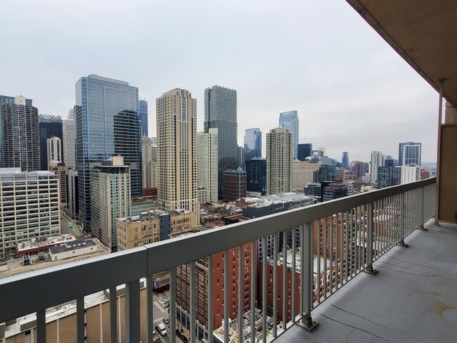 Foto del edificio - 545 N Dearborn St
