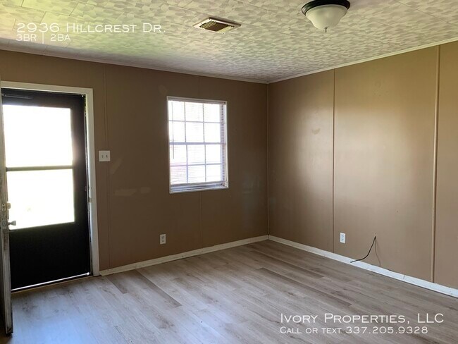 Foto del edificio - 2936 Hillcrest Dr.