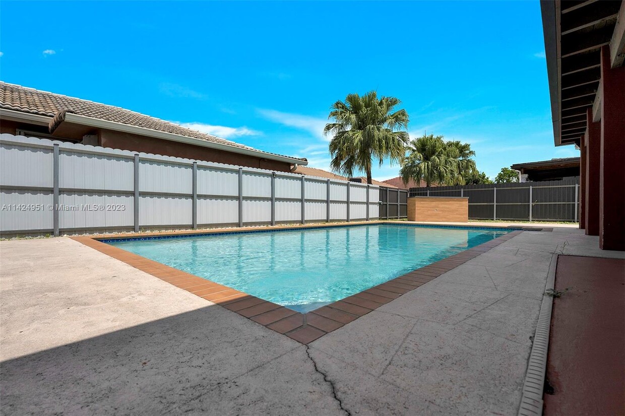 Primary Photo - 11440 SW 144th Path