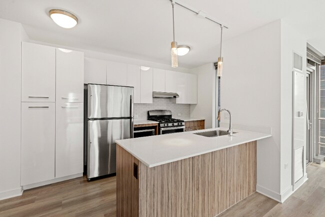 Photo - 343 N Orleans St Apartment