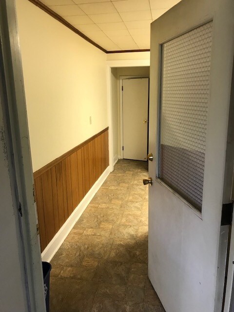 Foto principal - 107 E 2nd St