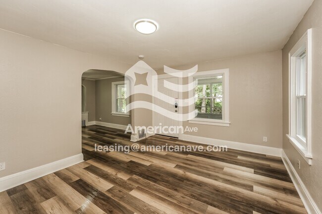 Foto del edificio - 670 Arbutus Ct
