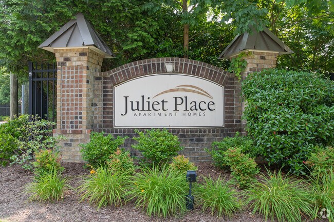 Entrada - Juliet Place Apartment Homes