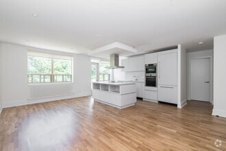 Building Photo - 39 Riverwood Pkwy