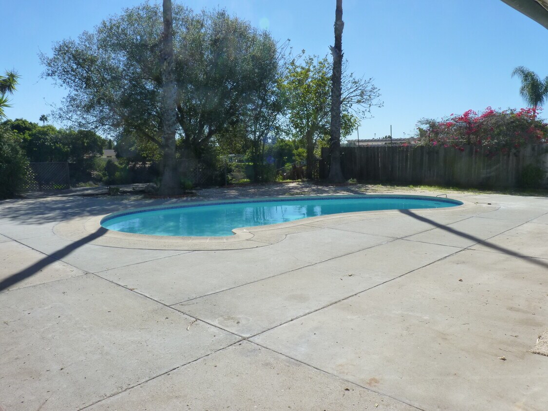 Primary Photo - 5937 Dirac St