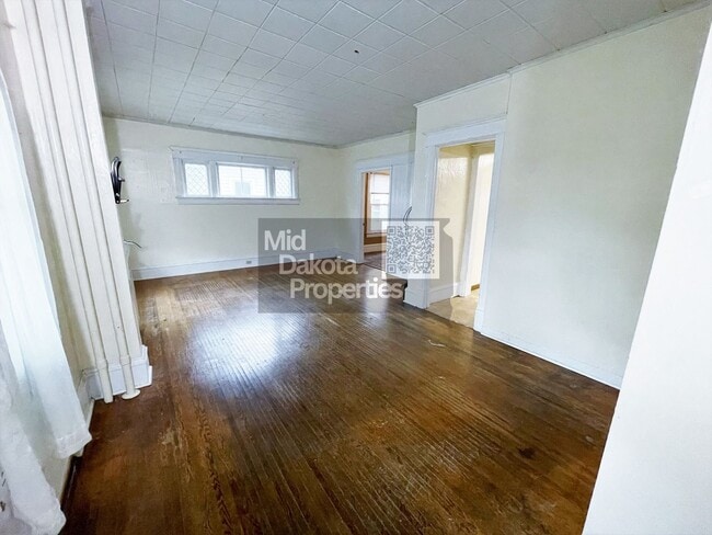 Building Photo - 216 E 5th Ave