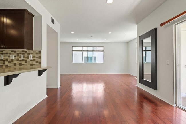 Building Photo - 12915 Park Pl