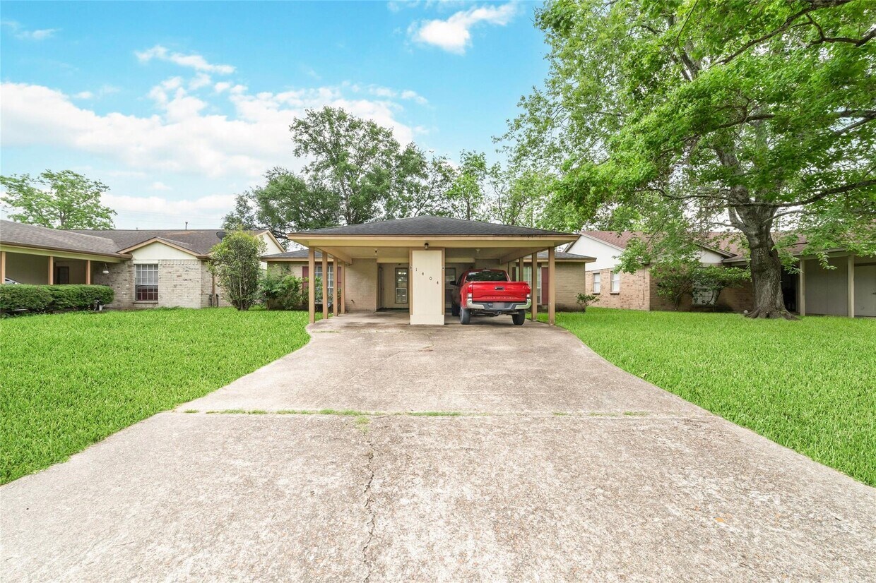 Primary Photo - 1404 McDugald Rd