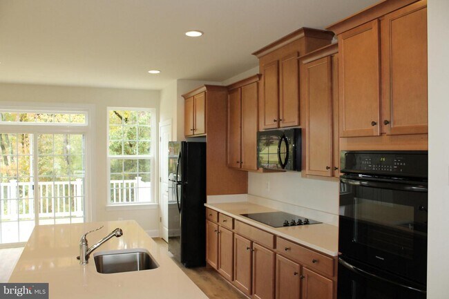 Building Photo - 10665 Hinton Way