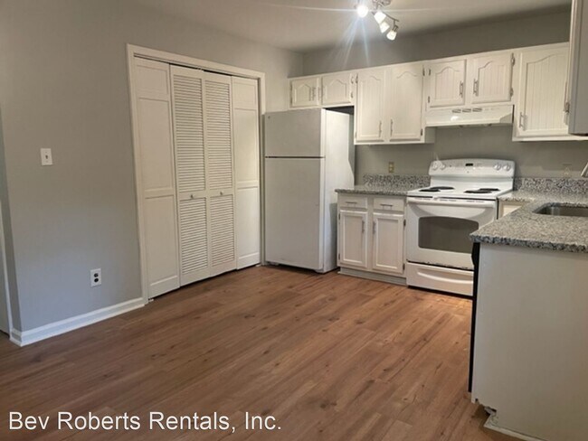 Building Photo - 2 br, 2.5 bath House - 110 Greengate Court