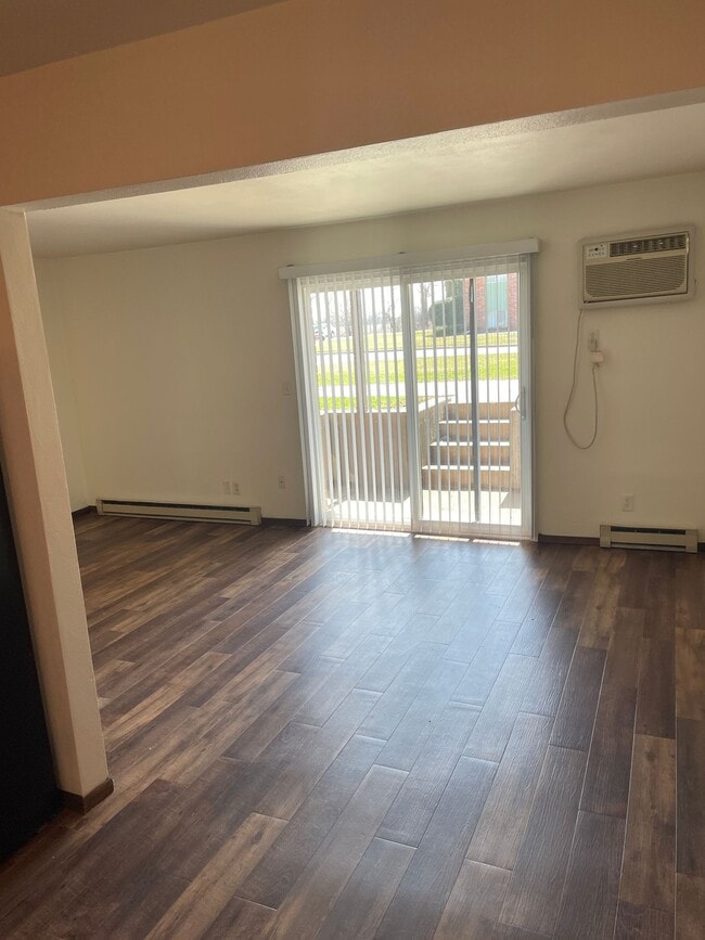 Building Photo - 4604 Governors Dr