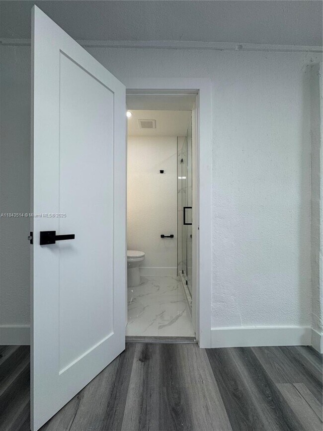 Foto del edificio - 17645 NW 37th Ave
