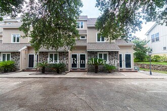 Building Photo - 2010 Sand Dunes Dr