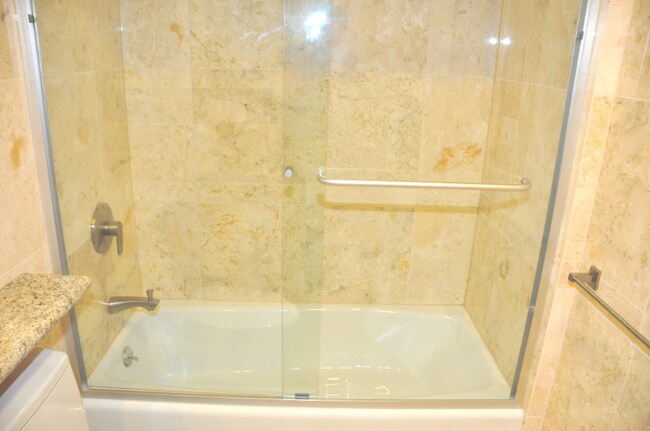 Foto del edificio - 2547 28th Ave