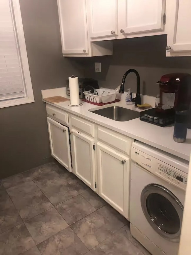 Foto del edificio - 4360 N Pershing Dr