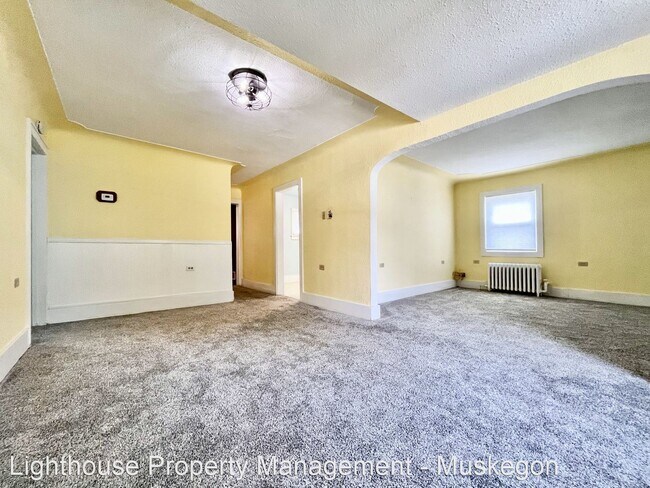 Building Photo - 3 br, 1 bath House - 1285 Giles