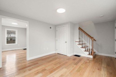 Foto del edificio - 98 Uncatena Ave