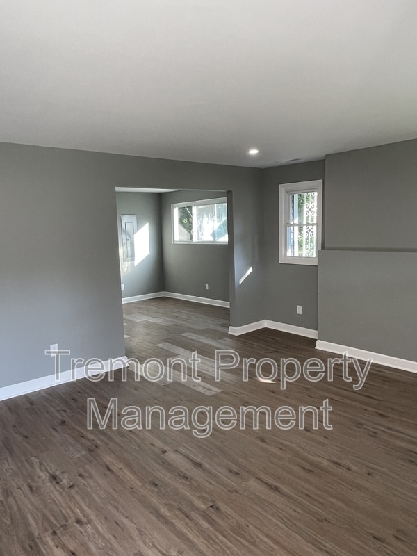Building Photo - 1105 N Orchard Knob Ave