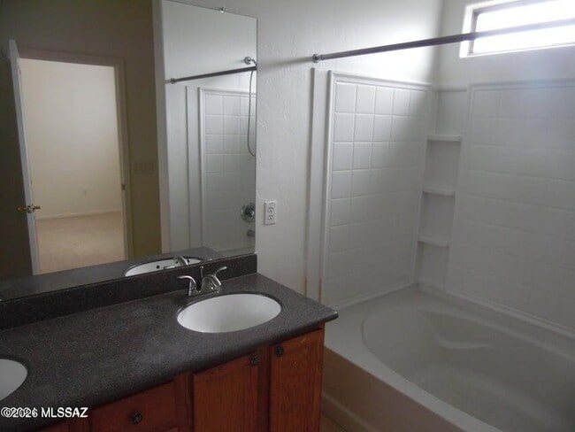 Foto del edificio - 7325 E Weeping Willow Dr