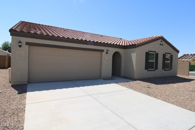 Foto del edificio - 1517 E Desert Breeze Dr