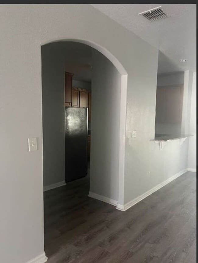 Foto del edificio - Beautiful Townhouse 3Beds / 2 and Half Bath