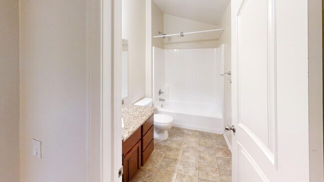 Building Photo - 4 bedroom 3 bath Fairway Canyon Home