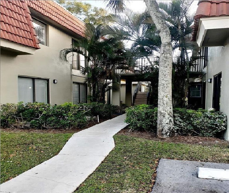 Primary Photo - 11374 Royal Palm Blvd
