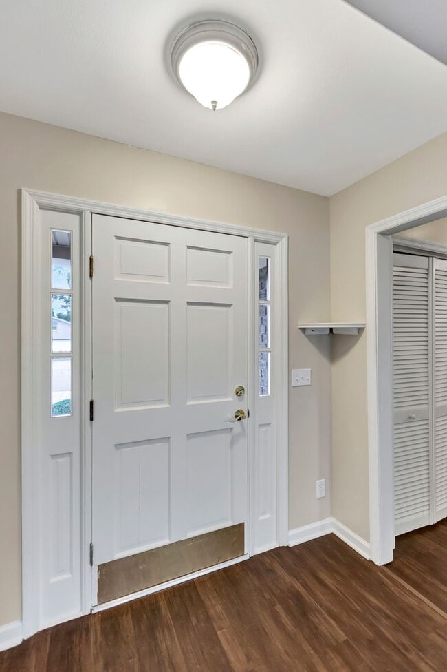 Building Photo - Charming 4-Bedroom, 2-Bath Brick Home with...