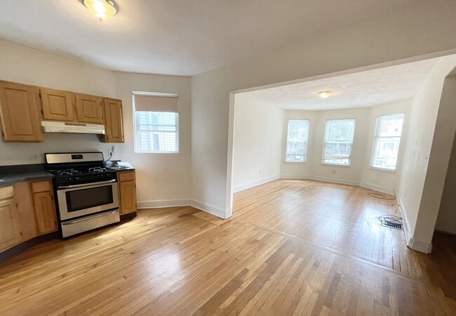 Building Photo - 33 Edison Grn