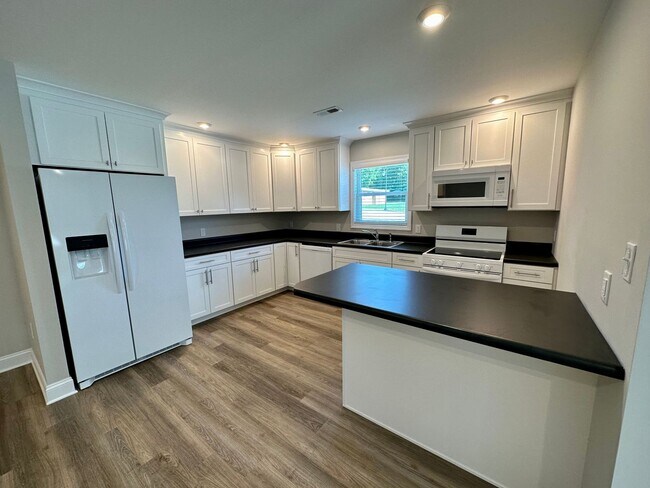 Foto del edificio - 68 W. First Ave-Duplex