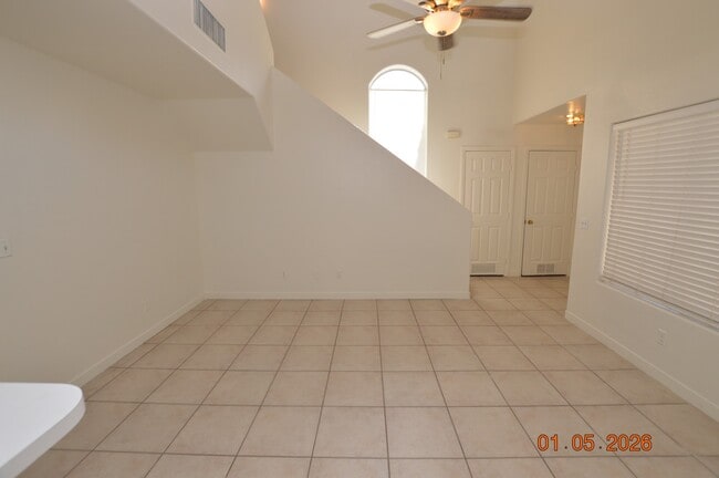 Foto del edificio - 550 Roxella Ln